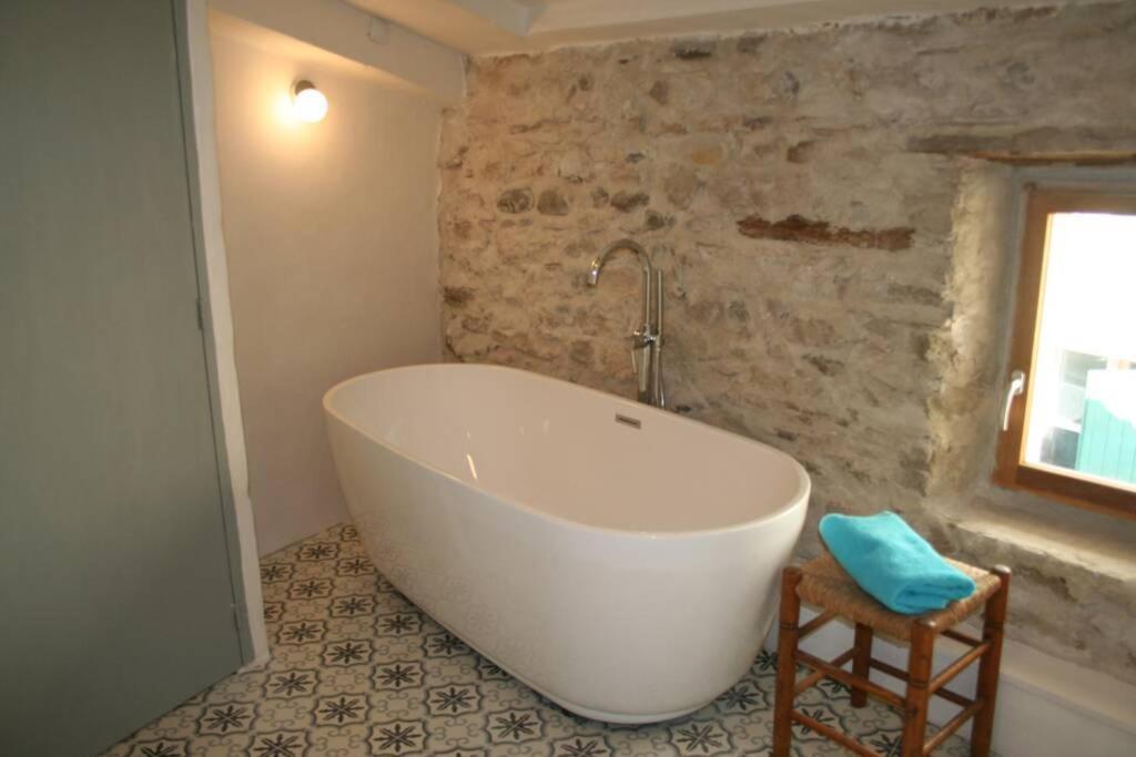 Character Filled House Overlooking The River Cesse Bize-Minervois Dış mekan fotoğraf